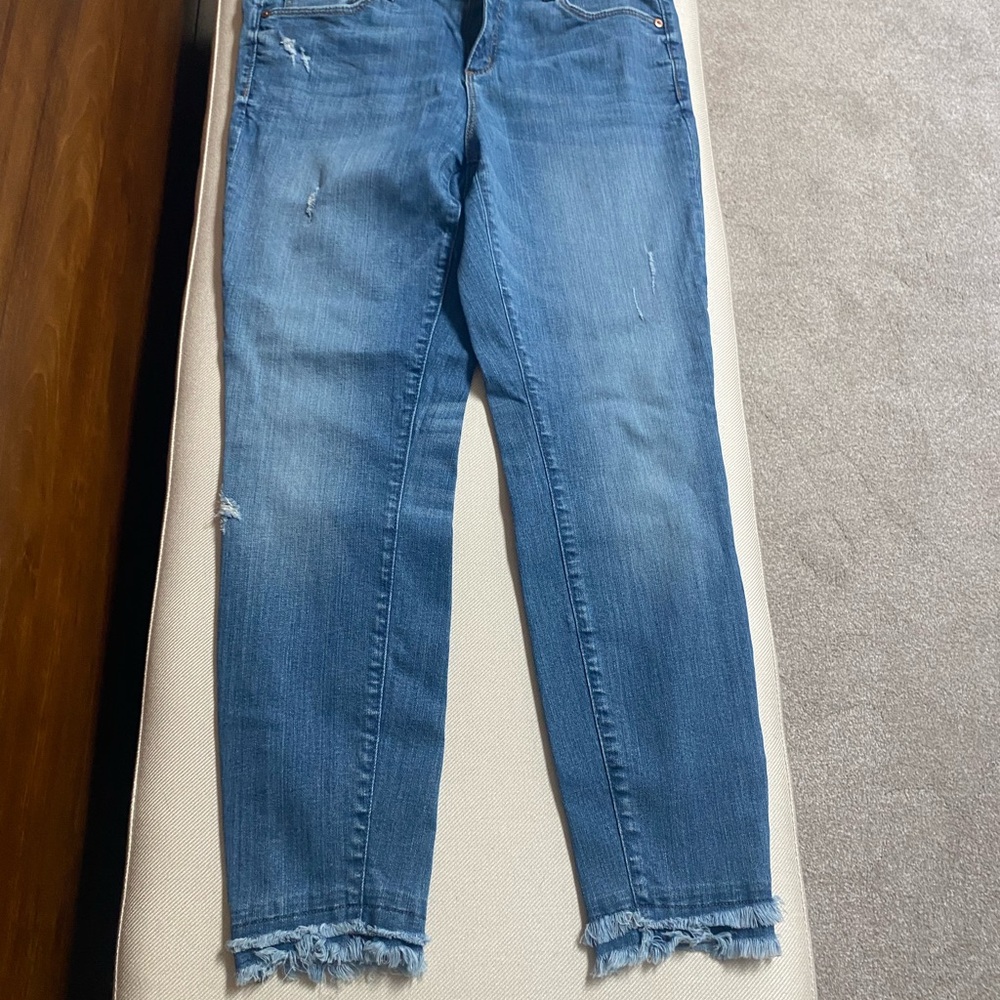 Artisan Ny Blue Frayed Hem Cropped Jeans